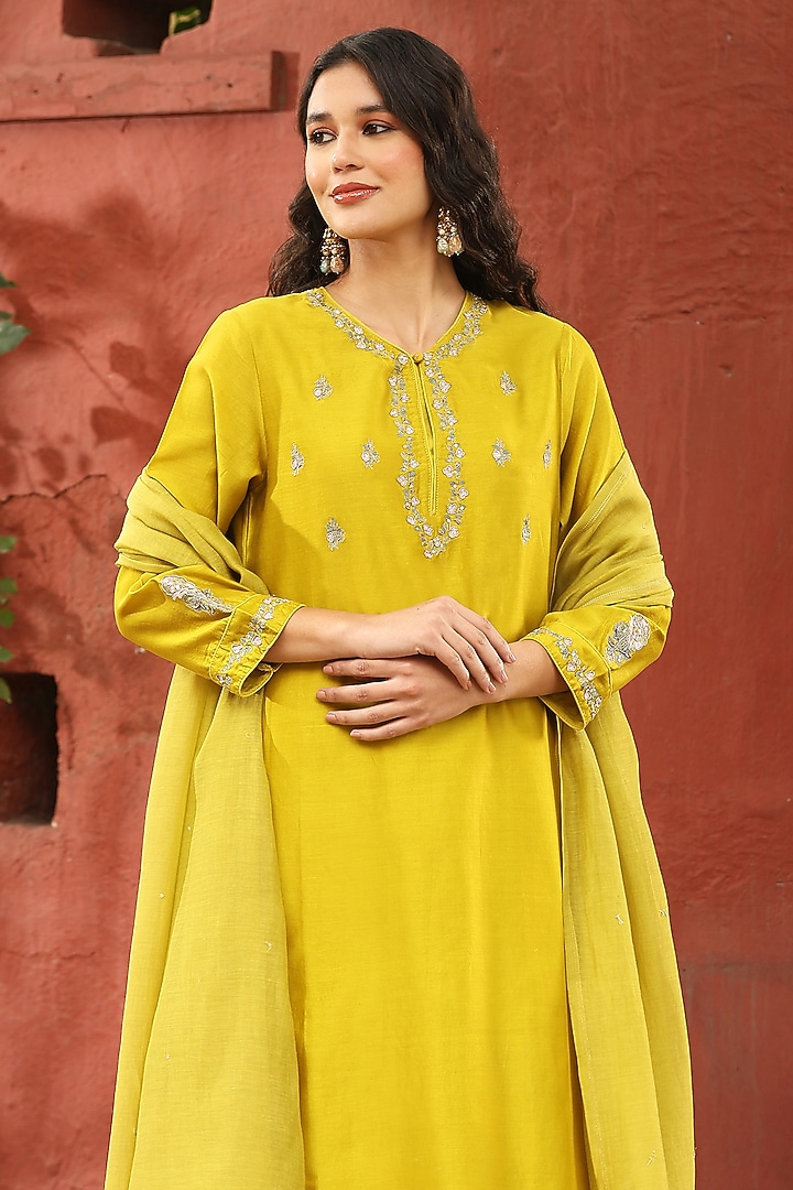 Lime Green Pure Chanderi Silk Motif Embroidered Kurta Set by Weaverstory at Pernia's Pop Up Shop