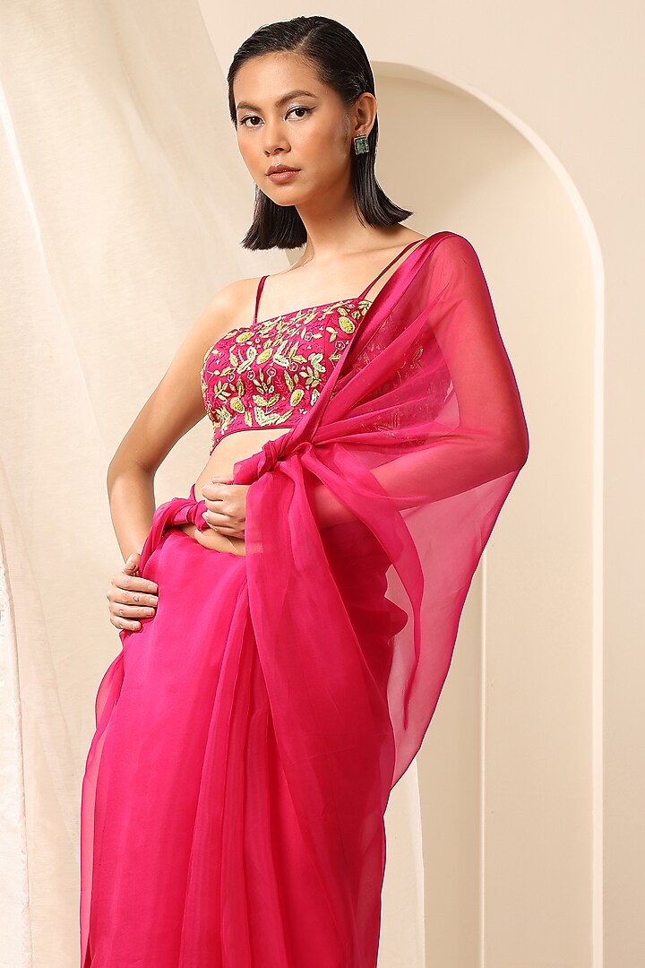 Magenta Pure Organza Handcrafted Party Wear Saree by Weaverstory at Pernia's Pop Up Shop
