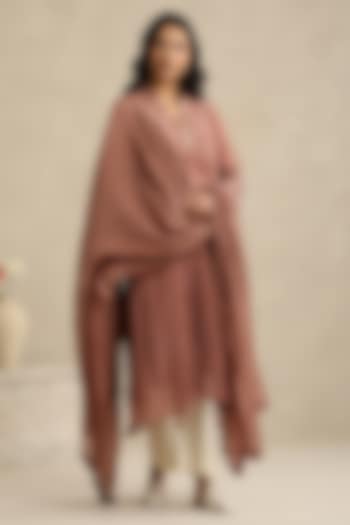 Dusty Rose Handloom Mul Chanderi Hand Embroidered Kurta Set by Weaverstory at Pernia's Pop Up Shop