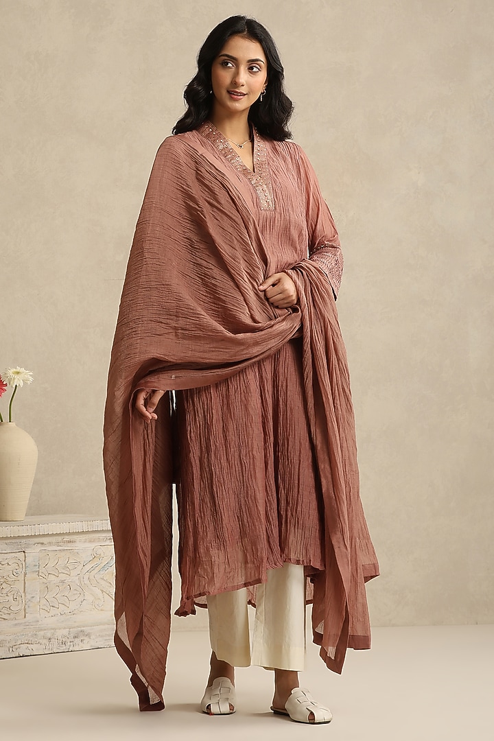 Dusty Rose Handloom Mul Chanderi Hand Embroidered Kurta Set by Weaverstory at Pernia's Pop Up Shop