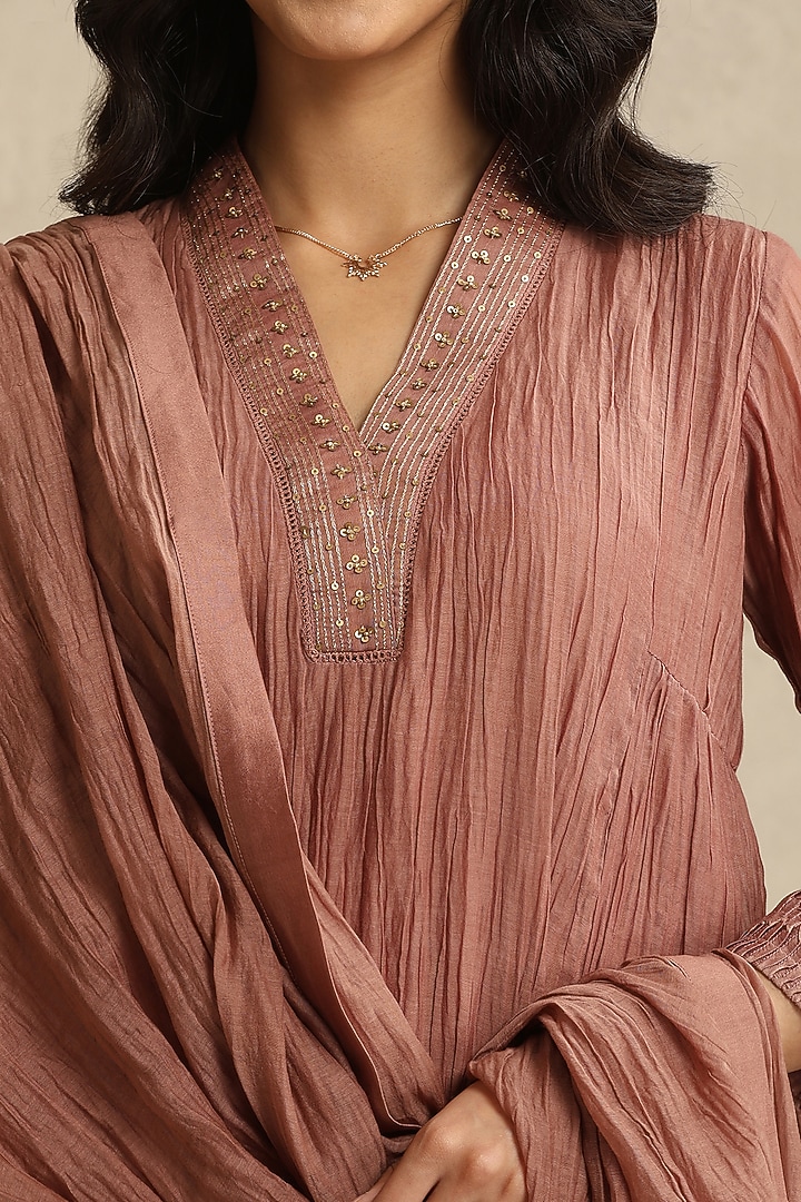 Dusty Rose Handloom Mul Chanderi Hand Embroidered Kurta Set by Weaverstory at Pernia's Pop Up Shop