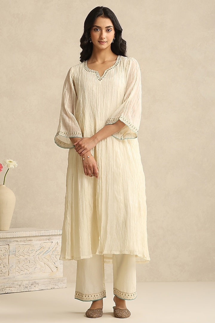 Ivory Handloom Mul Chanderi Hand Embroidered Kurta Set by Weaverstory at Pernia's Pop Up Shop