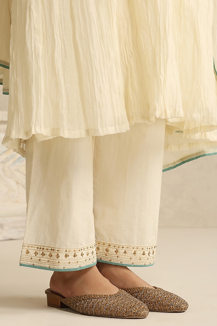 Ivory Handloom Mul Chanderi Hand Embroidered Kurta Set by Weaverstory at Pernia's Pop Up Shop