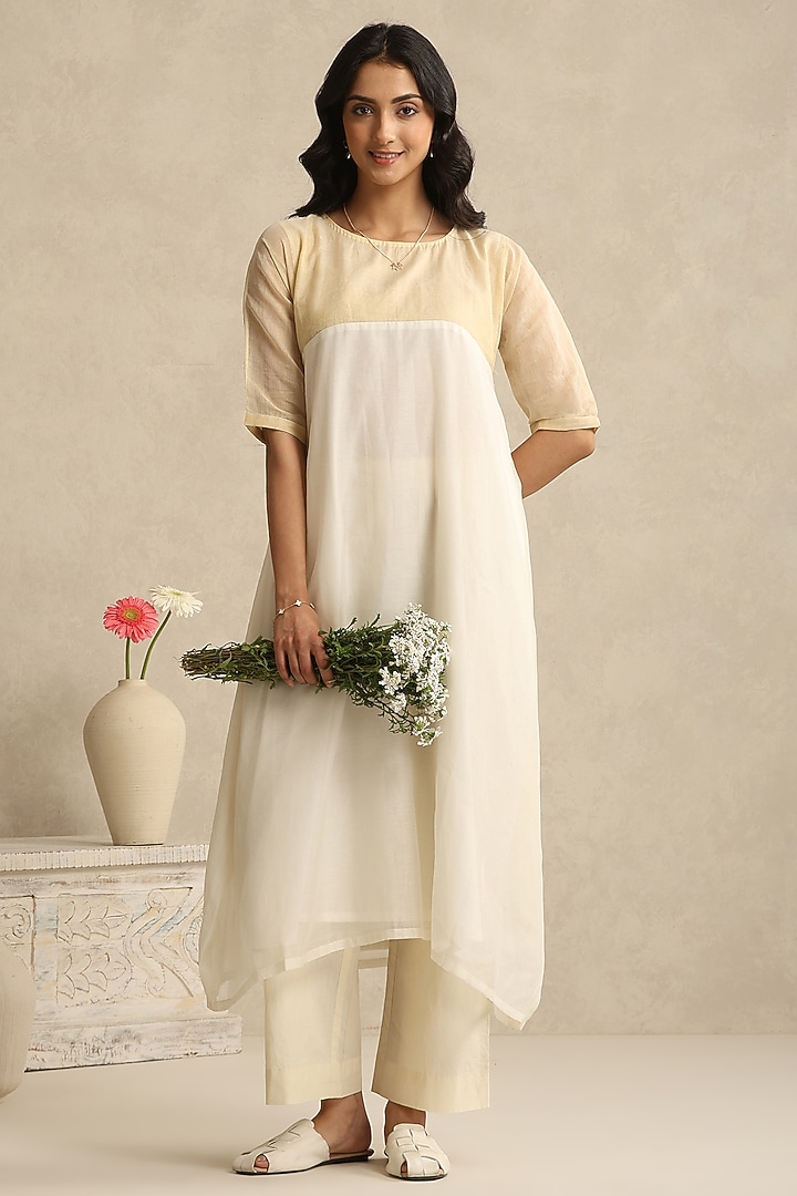 White Handloom Mul Chanderi & Cotton Tissue Kurta Set by Weaverstory at Pernia's Pop Up Shop