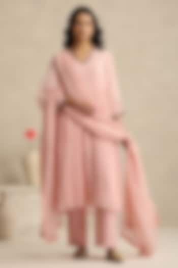 Light Peach Handloom Mul Chanderi Dabka Embroidered Kurta Set by Weaverstory at Pernia's Pop Up Shop