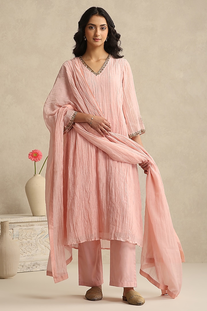 Light Peach Handloom Mul Chanderi Dabka Embroidered Kurta Set by Weaverstory at Pernia's Pop Up Shop