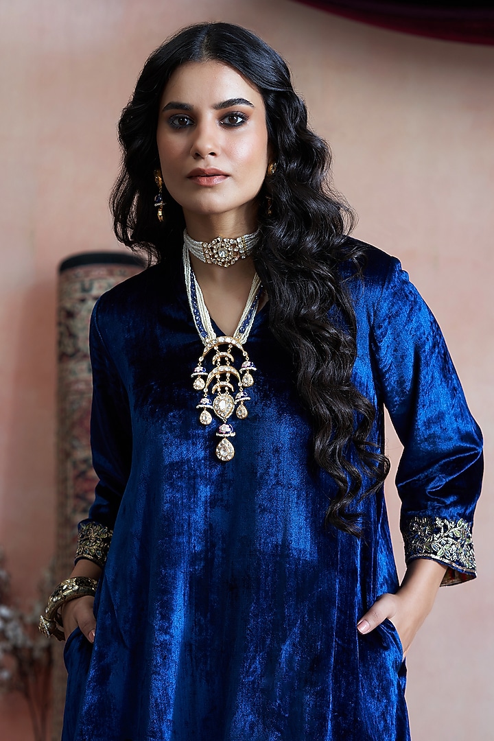 Navy Blue Velvet Hand Embroidered Kurta Set by Weaverstory at Pernia's Pop Up Shop