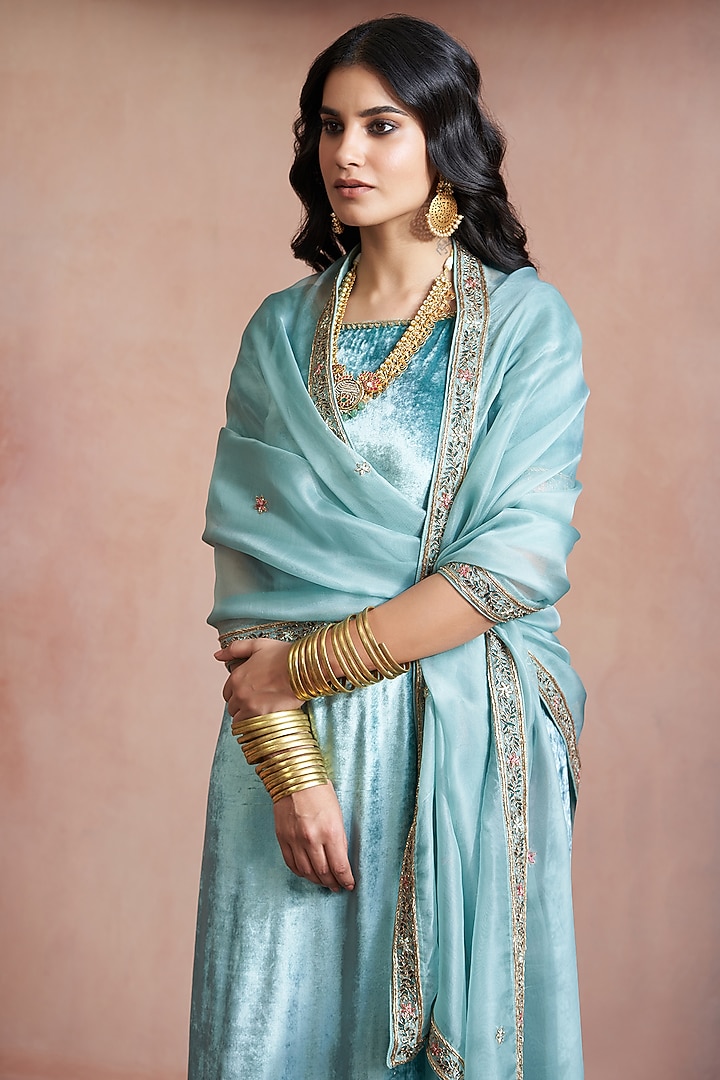 Ice Blue Velvet Hand Embroidered Kurta Set by Weaverstory at Pernia's Pop Up Shop
