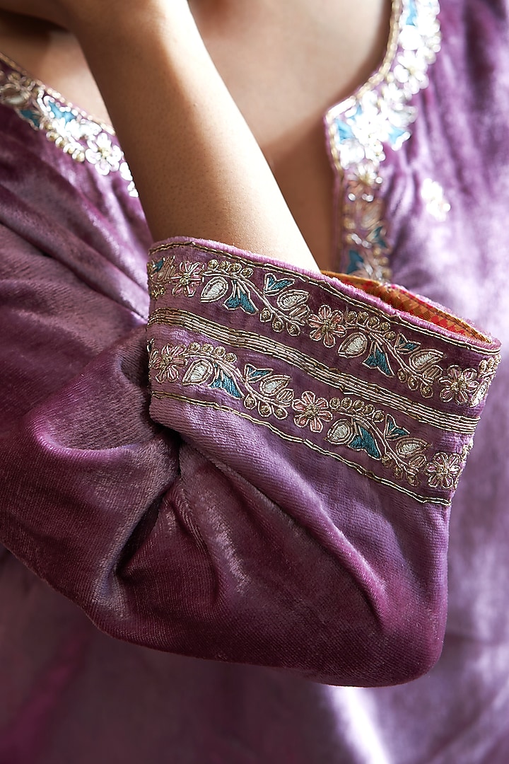 Purple Velvet Hand Embroidered Kurta Set by Weaverstory at Pernia's Pop Up Shop
