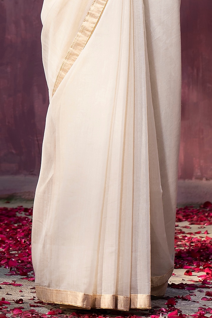 Off-White Cotton Silk Hand Embroidered Handloom Party Wear Saree by Weaverstory at Pernia's Pop Up Shop