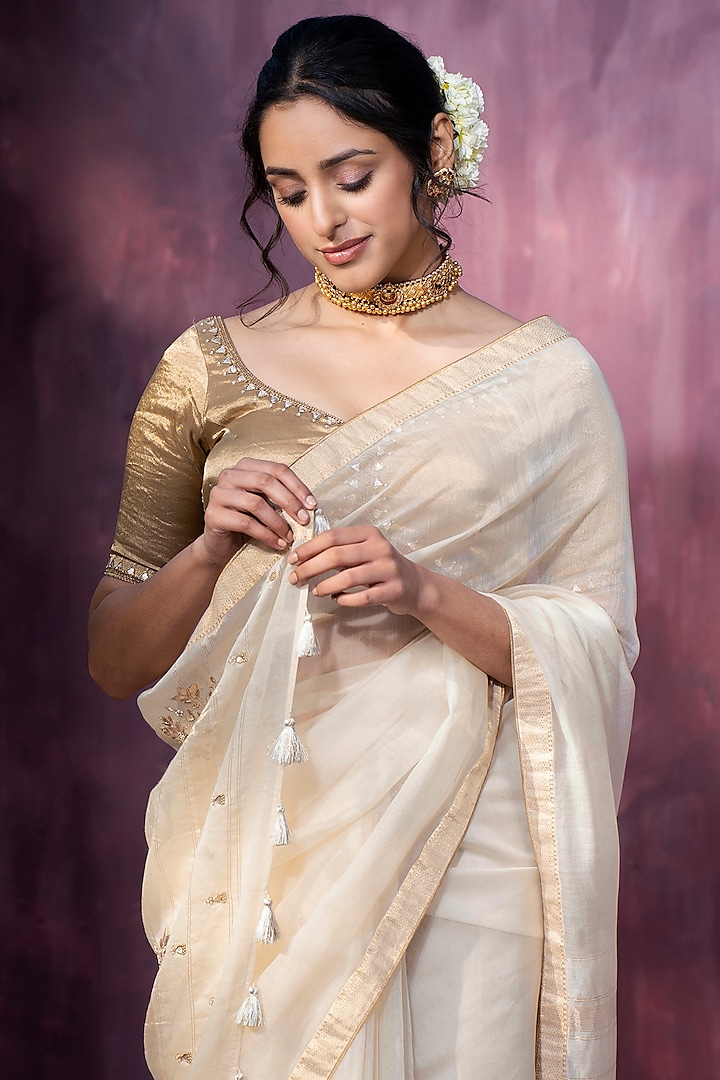 Off-White Cotton Silk Hand Embroidered Handloom Party Wear Saree by Weaverstory at Pernia's Pop Up Shop