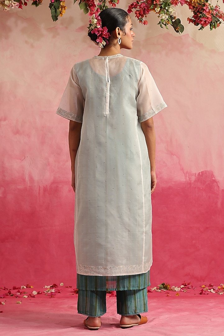 White Organza Kurta Set by Weaverstory at Pernia's Pop Up Shop
