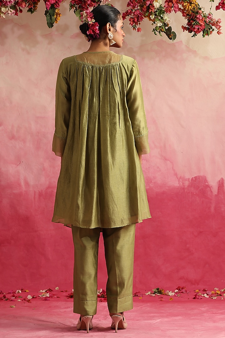 Green Chanderi Silk Kurta Set by Weaverstory at Pernia's Pop Up Shop