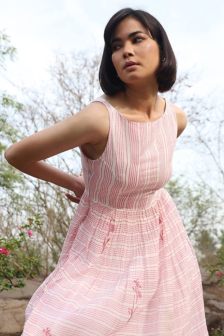 White Handloom Pure Chanderi Printed Midi Vacation Dress by Weaverstory at Pernia's Pop Up Shop