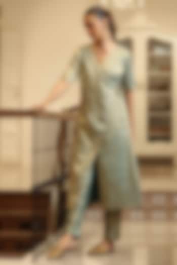 Green Handloom Tissue Brocade Kurta Set by Weaverstory at Pernia's Pop Up Shop
