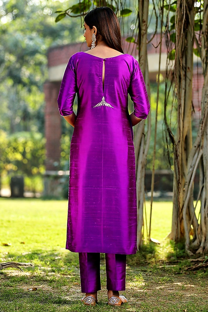 Purple Raw Silk Zardosi Embroidered Straight Kurta Set by Weaverstory at Pernia's Pop Up Shop