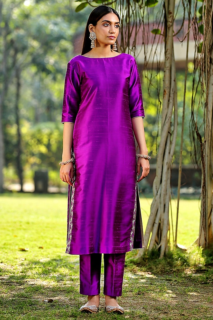 Purple Raw Silk Zardosi Embroidered Straight Kurta Set by Weaverstory at Pernia's Pop Up Shop