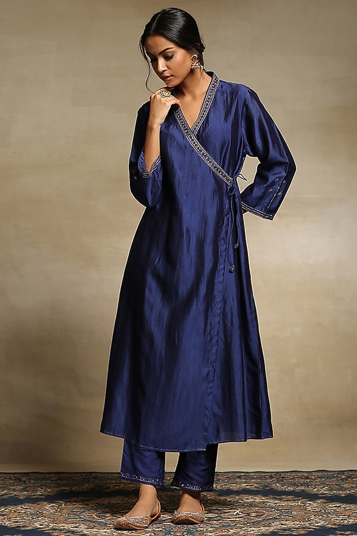 Deep Blue Embroidered Kurta Set by Weaverstory at Pernia's Pop Up Shop