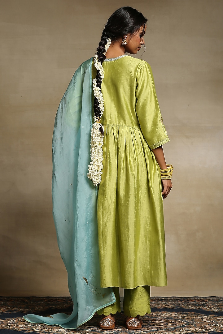 Lime Green Chanderi Kurta Set by Weaverstory at Pernia's Pop Up Shop