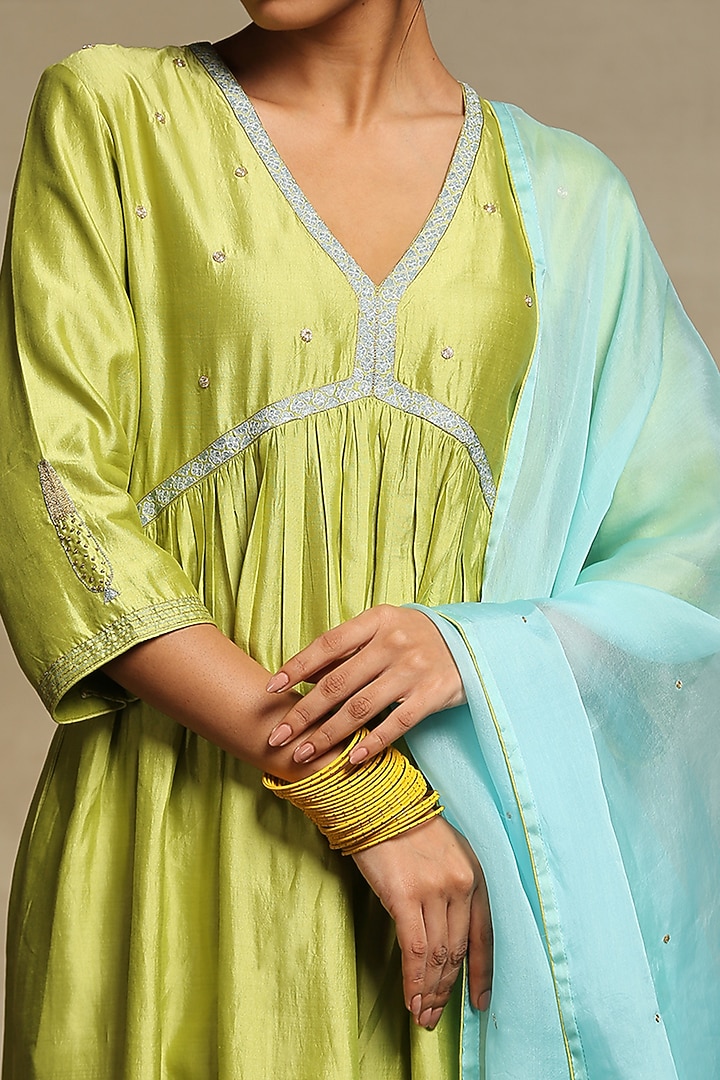 Lime Green Chanderi Kurta Set by Weaverstory at Pernia's Pop Up Shop