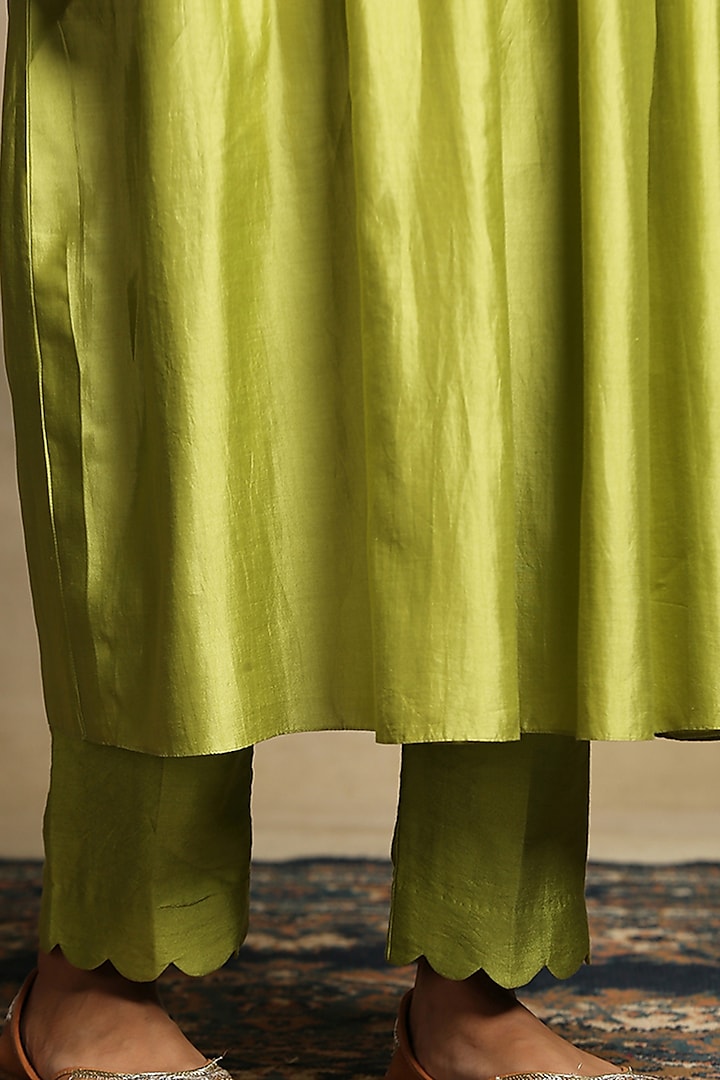 Lime Green Chanderi Kurta Set by Weaverstory at Pernia's Pop Up Shop