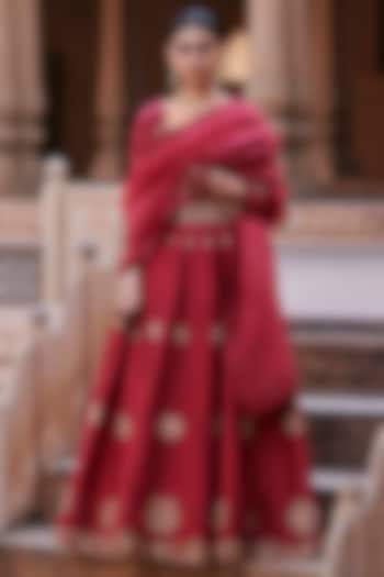 Vermillion Red Raw Silk Zardosi Kalidar Wedding Lehenga Set by Weaverstory at Pernia's Pop Up Shop