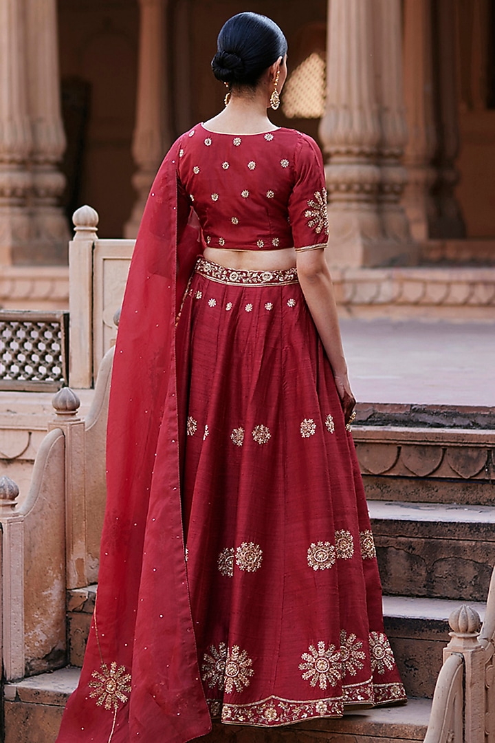 Vermillion Red Raw Silk Zardosi Kalidar Wedding Lehenga Set by Weaverstory at Pernia's Pop Up Shop