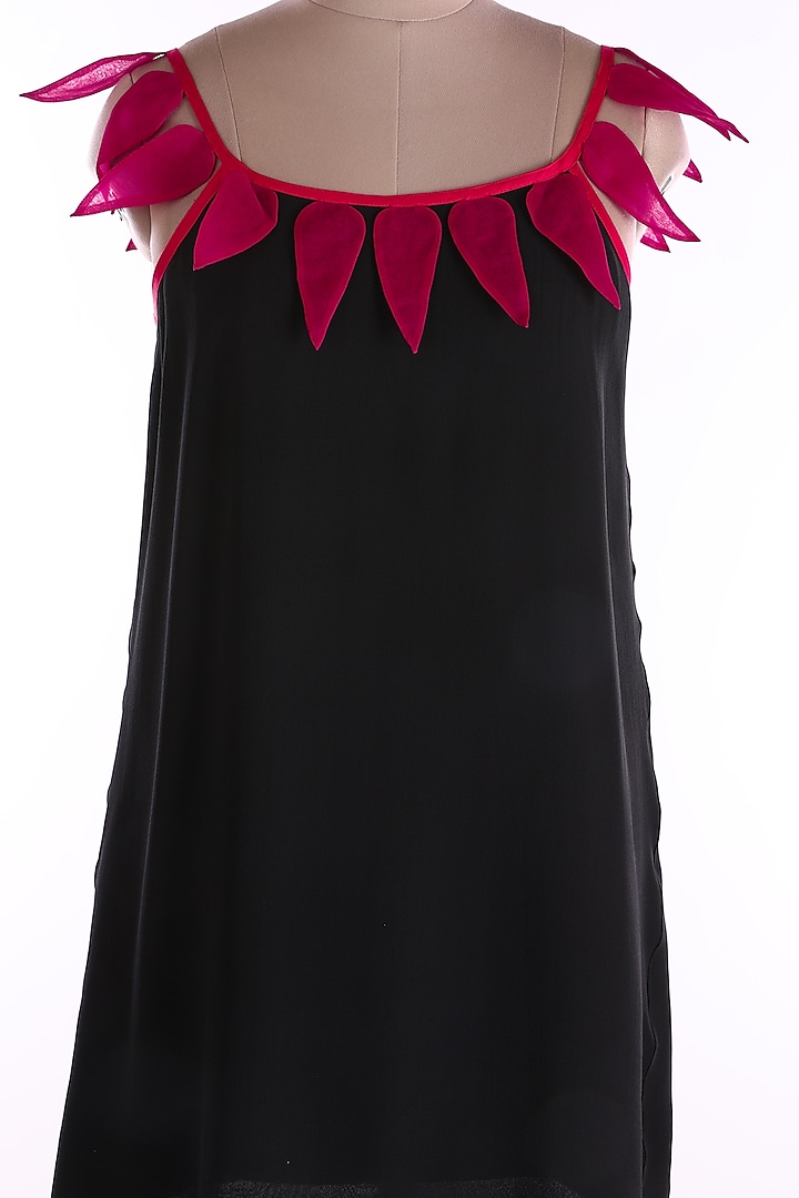 Black & Red Linen Tunic by Wendell Rodricks at Pernia's Pop Up Shop