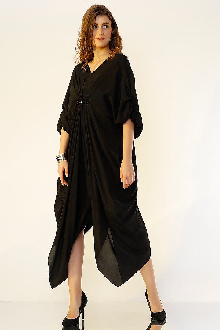 Black Pleated Kaftan by Wendell Rodricks at Pernia's Pop Up Shop