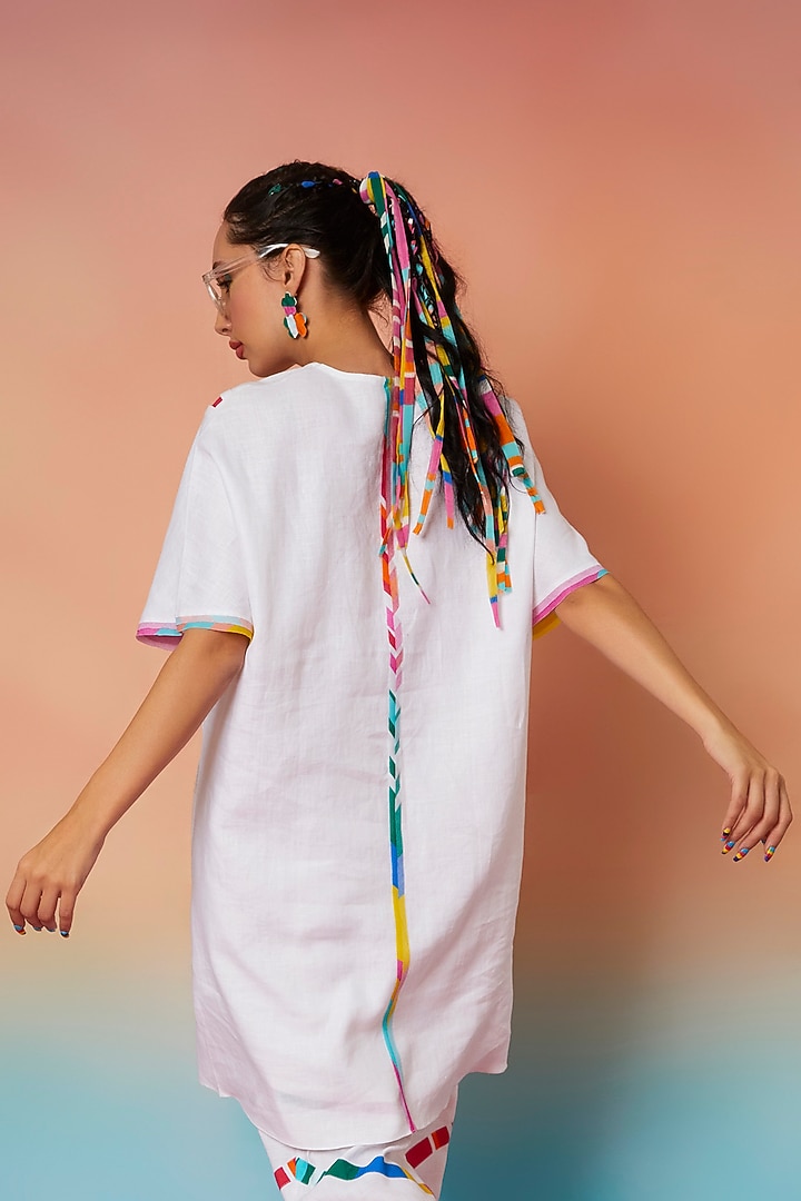 White Linen Oversize Kaftan by Wendell Rodricks at Pernia's Pop Up Shop