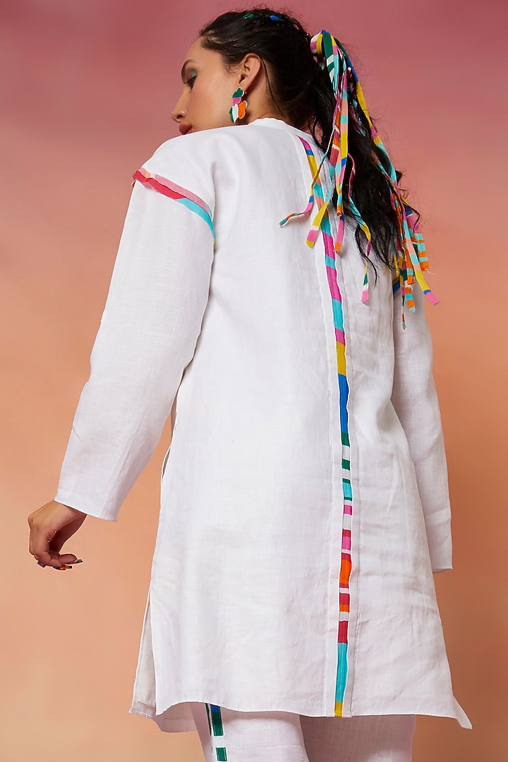 White Linen Placket Kurta by Wendell Rodricks at Pernia's Pop Up Shop