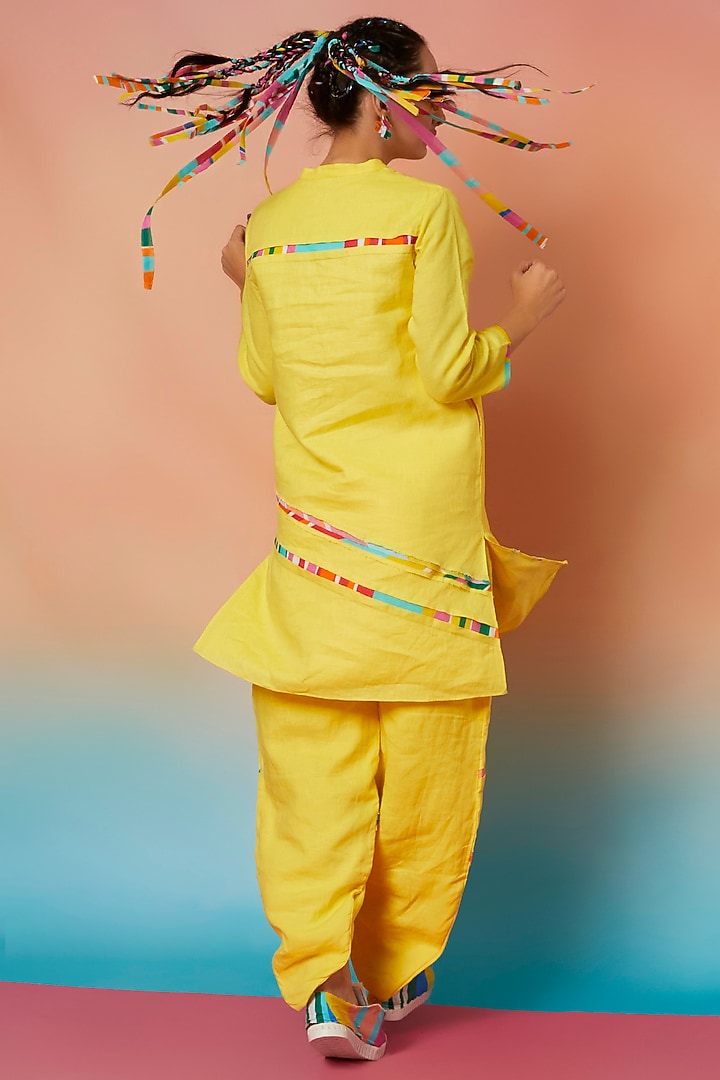 Yellow Linen Band Collar Kurta by Wendell Rodricks at Pernia's Pop Up Shop