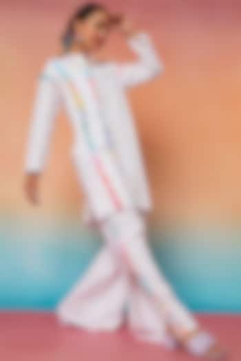 White Linen Placket Kurta & Side Striped With Slit Pants by Wendell Rodricks at Pernia's Pop Up Shop