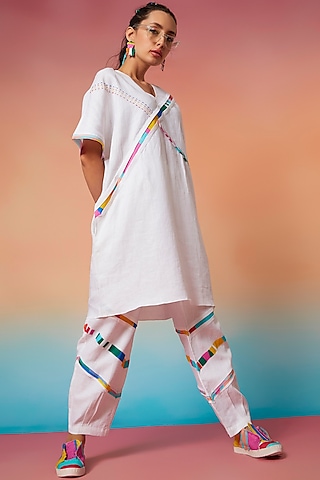 White Linen Kaftan & Three Stripes With Pleat Joggers by Wendell Rodricks