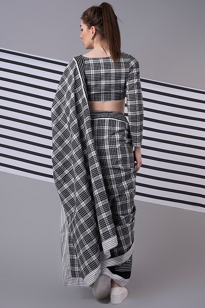 Black Checkered Festive Saree Set by Wendell Rodricks at Pernia's Pop Up Shop