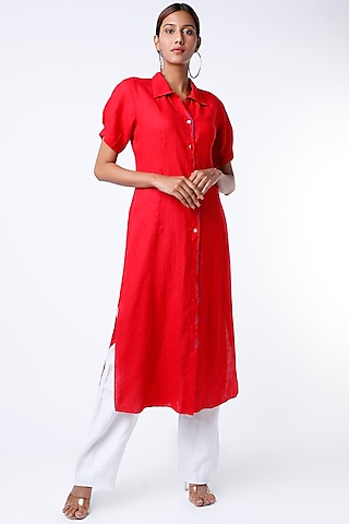 Red Linen Kurta by Wendell Rodricks