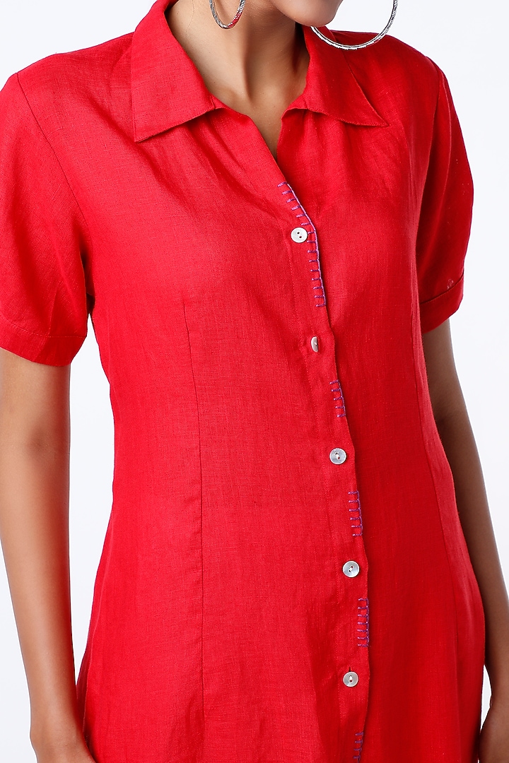 Red Linen Kurta by Wendell Rodricks at Pernia's Pop Up Shop
