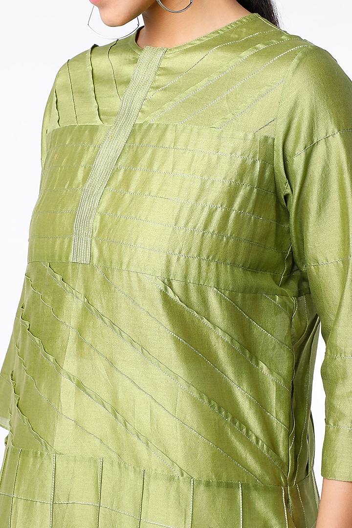 Green All Over Pintuck Kurta by Wendell Rodricks at Pernia's Pop Up Shop