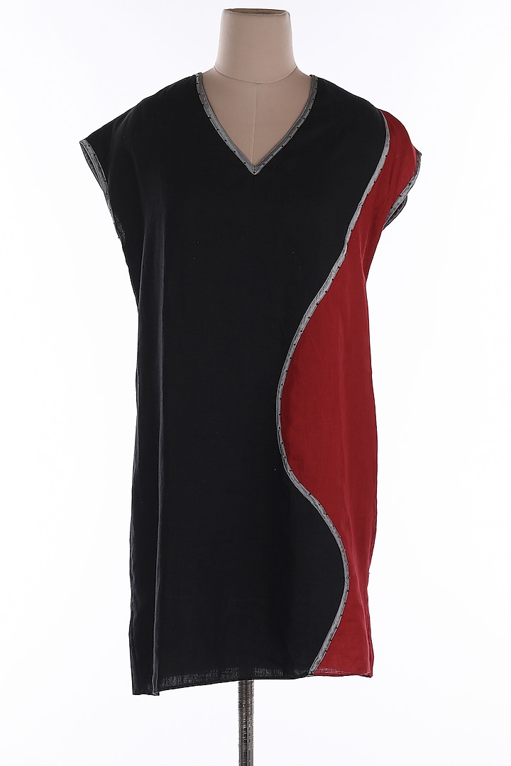 Red & Black Embellished Mini Dress by Wendell Rodricks