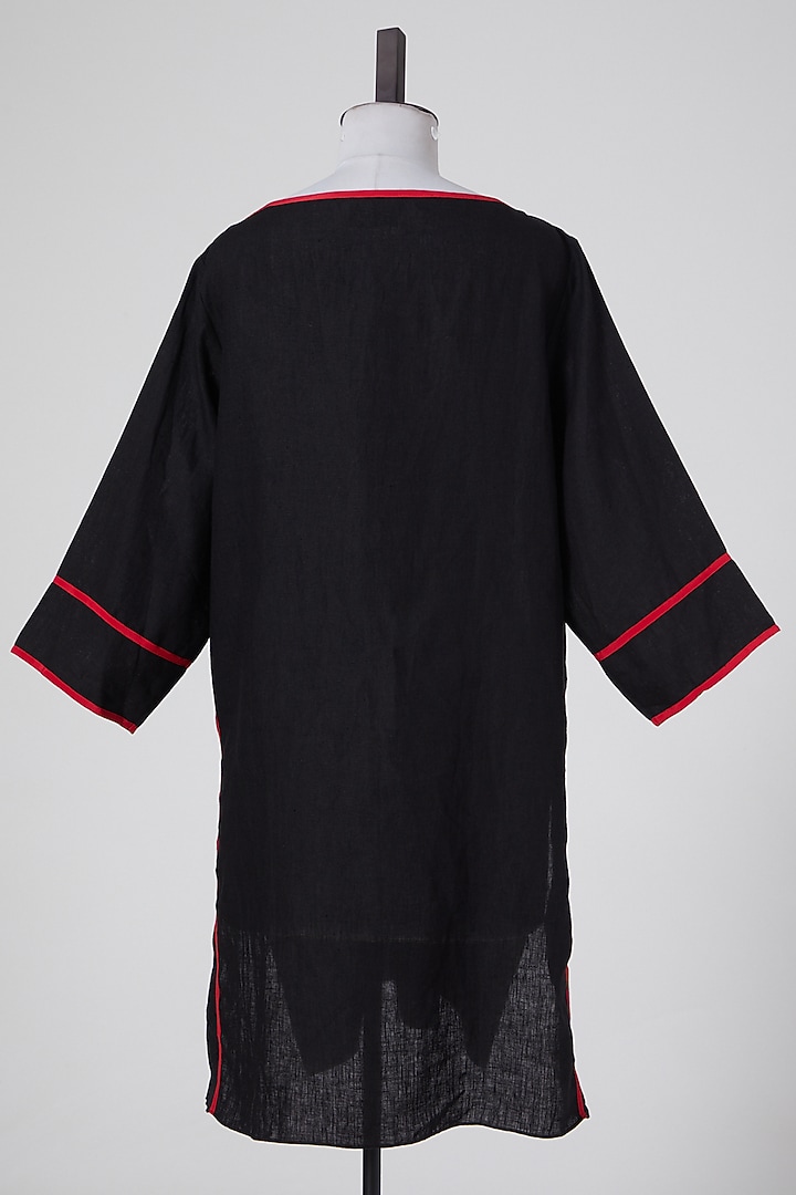 Black & Red Linen Tunic by Wendell Rodricks at Pernia's Pop Up Shop