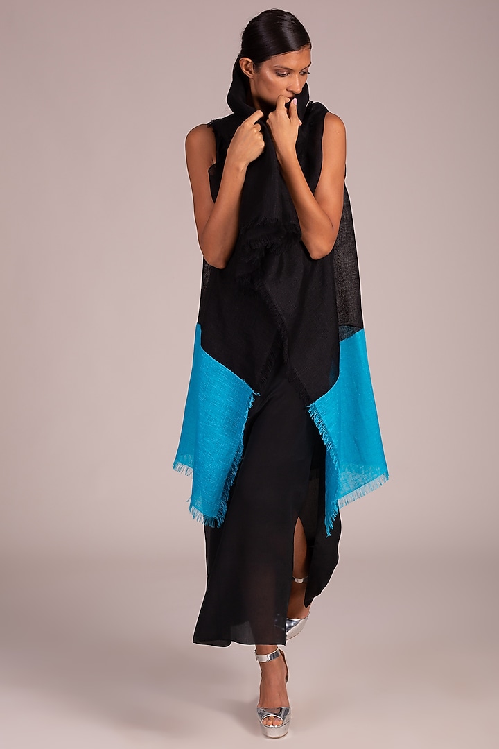 Black Color Blocked Cape With Fringe by Wendell Rodricks at Pernia's Pop Up Shop