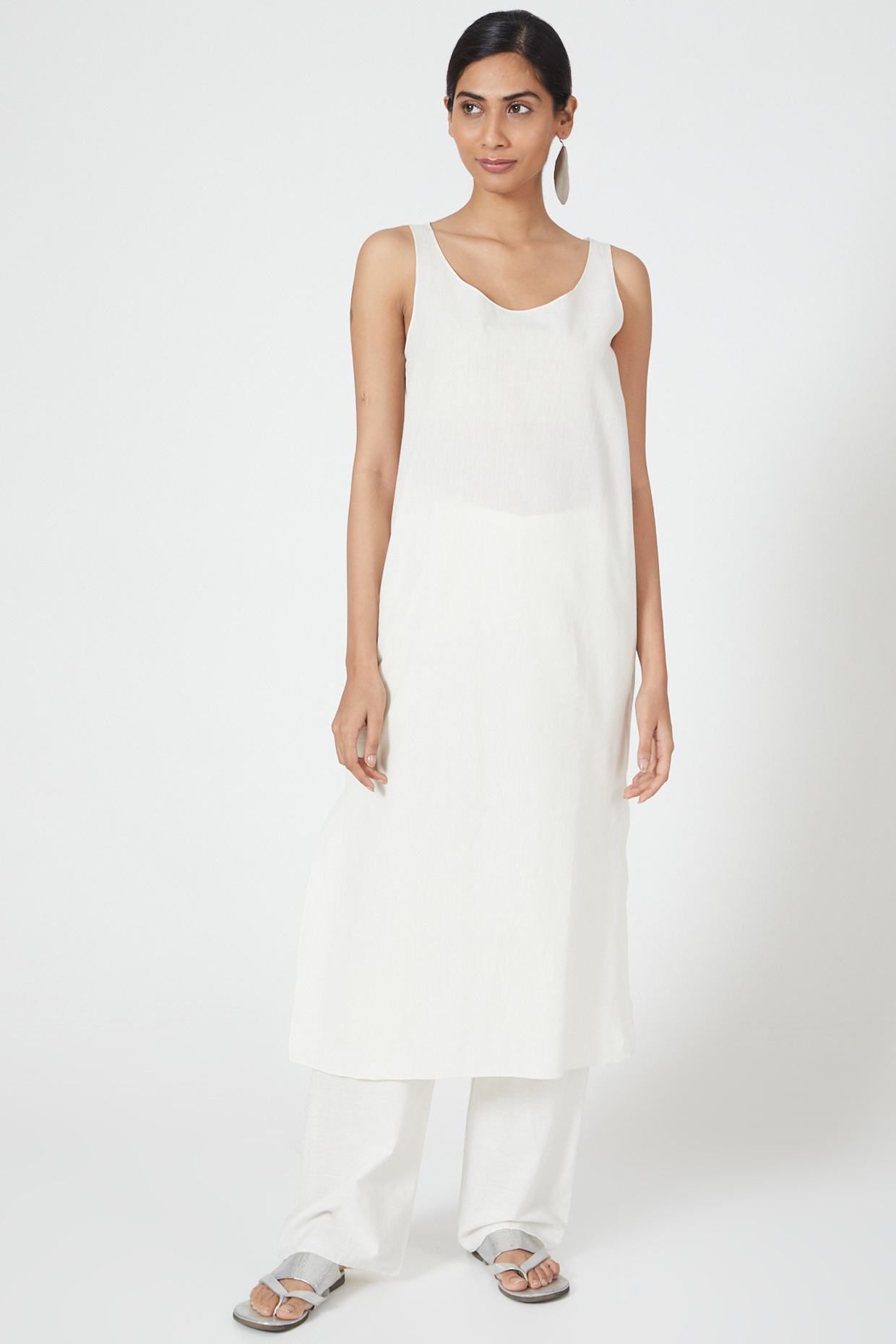 White Linen Tunic Set by Wendell Rodricks at Pernia's Pop Up Shop