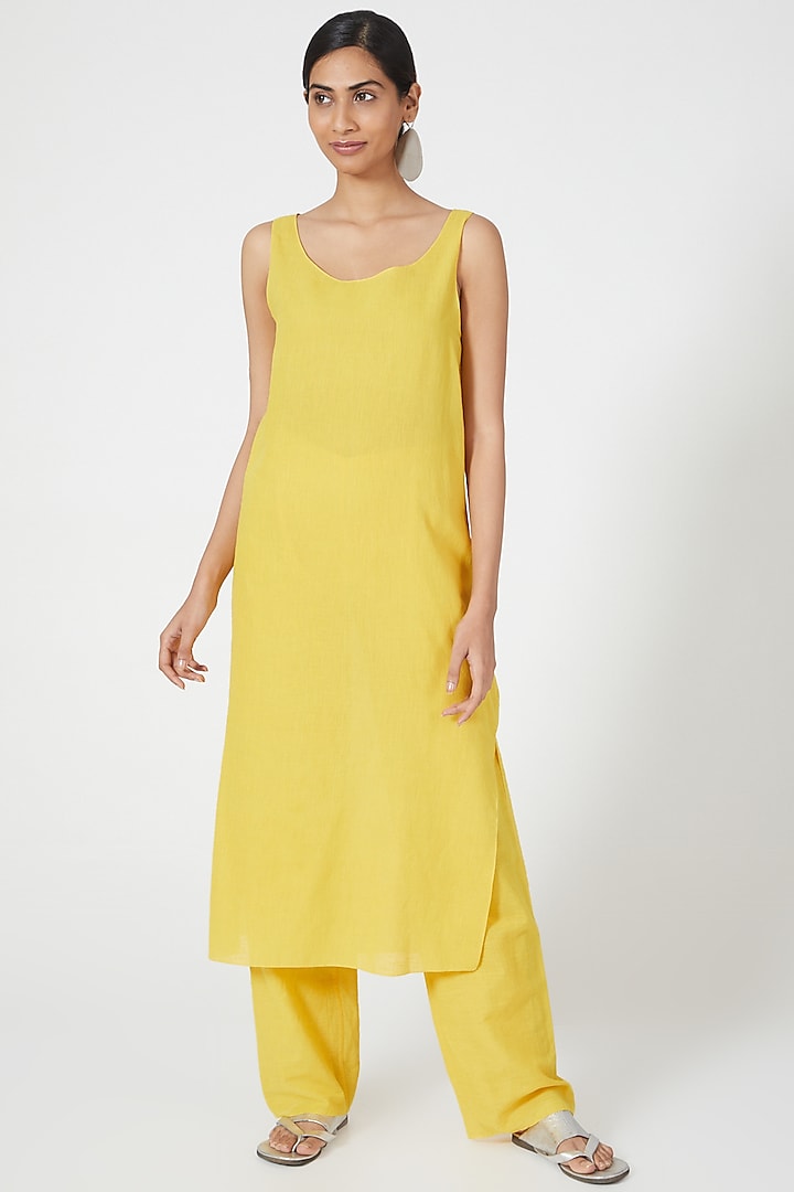 Yellow Linen Tunic Set by Wendell Rodricks at Pernia's Pop Up Shop