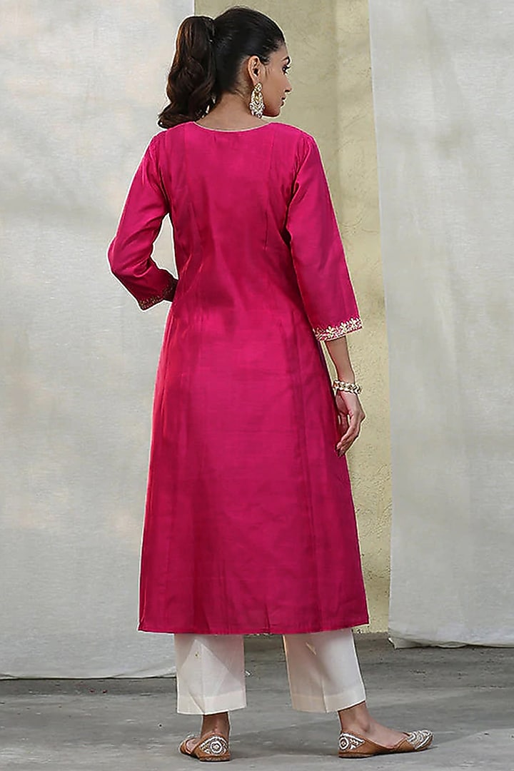 Pink Embroidered Handloom Kurta Set by Weaverstory at Pernia's Pop Up Shop