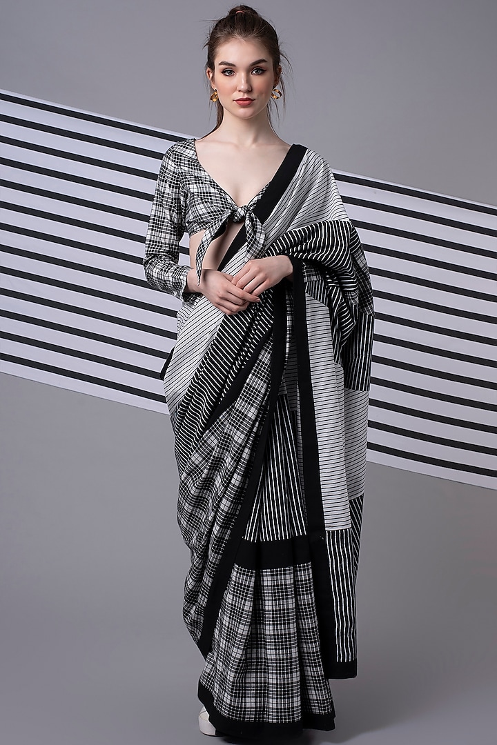 Black & White Handloom Cotton Stripe Printed Saree Set by Wendell Rodricks