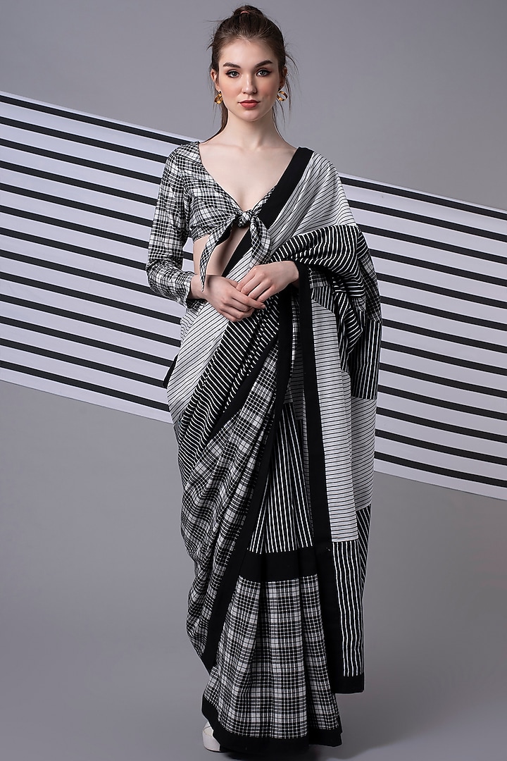 Black & White Handloom Cotton Stripe Printed Saree Set by Wendell Rodricks at Pernia's Pop Up Shop