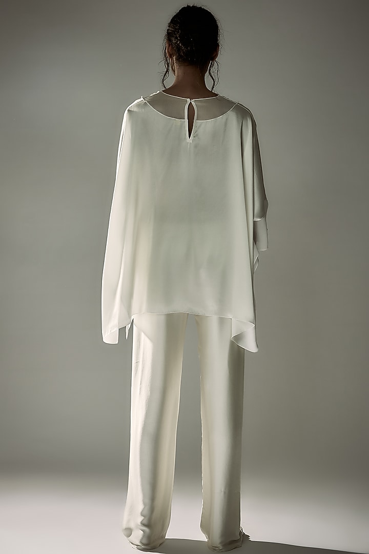 Off-White Silk Satin Oversize Kaftan Set by Wendell Rodricks at Pernia's Pop Up Shop