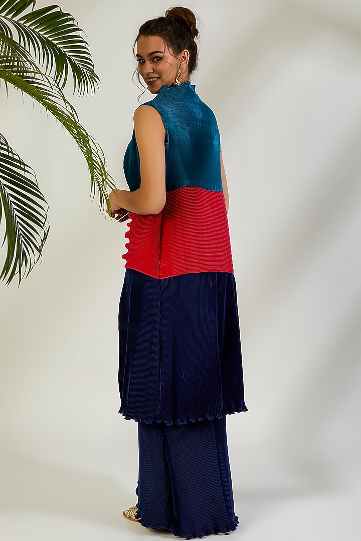 Lake Blue Crinkle Color-Block Shrug by Wendell Rodricks at Pernia's Pop Up Shop