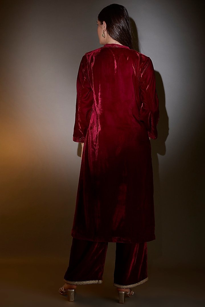 Maroon Viscose Velvet Zari Embroidered Kurta Set by The House of Ta-Ya at Pernia's Pop Up Shop