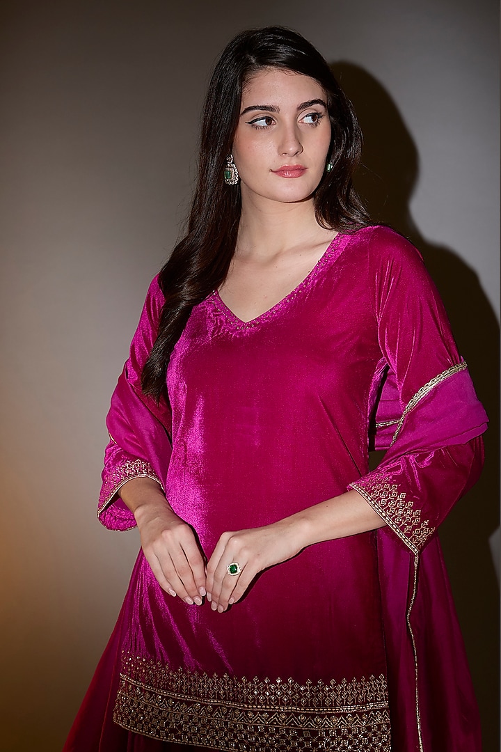 Pink Viscose Velvet Golden Embroidered Short Kurta Set by The House of Ta-Ya at Pernia's Pop Up Shop